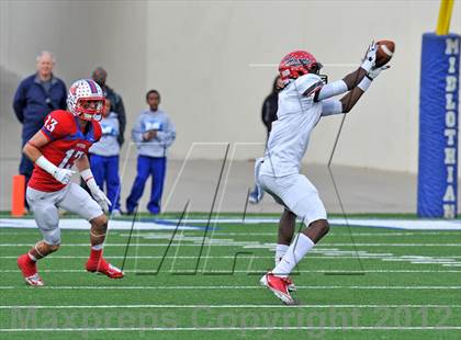 Thumbnail 2 in Midway vs. Cedar Hill (UIL 5A Division 2 Region1 Final) photogallery.
