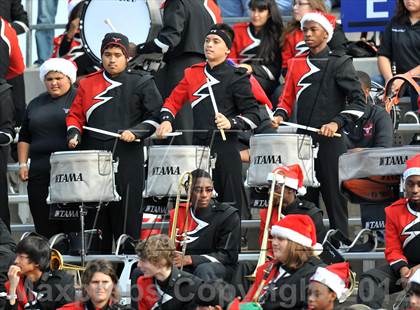 Thumbnail 3 in Midway vs. Cedar Hill (UIL 5A Division 2 Region1 Final) photogallery.