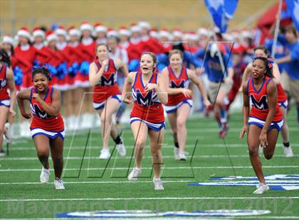 Thumbnail 3 in Midway vs. Cedar Hill (UIL 5A Division 2 Region1 Final) photogallery.