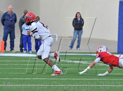 Thumbnail 3 in Midway vs. Cedar Hill (UIL 5A Division 2 Region1 Final) photogallery.