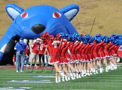 Thumbnail 1 in Midway vs. Cedar Hill (UIL 5A Division 2 Region1 Final) photogallery.