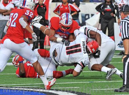 Thumbnail 1 in Midway vs. Cedar Hill (UIL 5A Division 2 Region1 Final) photogallery.