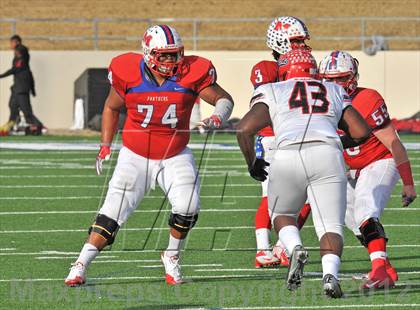 Thumbnail 1 in Midway vs. Cedar Hill (UIL 5A Division 2 Region1 Final) photogallery.