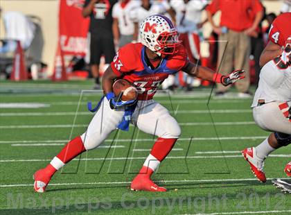 Thumbnail 2 in Midway vs. Cedar Hill (UIL 5A Division 2 Region1 Final) photogallery.