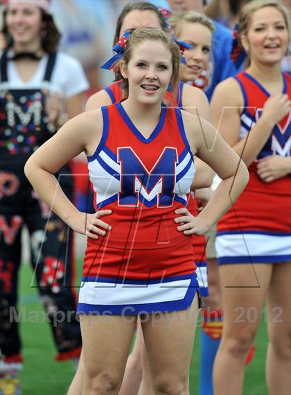 Thumbnail 3 in Midway vs. Cedar Hill (UIL 5A Division 2 Region1 Final) photogallery.