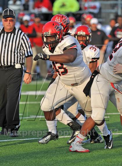 Thumbnail 2 in Midway vs. Cedar Hill (UIL 5A Division 2 Region1 Final) photogallery.