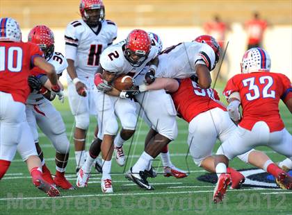 Thumbnail 3 in Midway vs. Cedar Hill (UIL 5A Division 2 Region1 Final) photogallery.