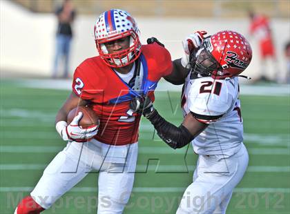 Thumbnail 3 in Midway vs. Cedar Hill (UIL 5A Division 2 Region1 Final) photogallery.