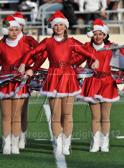 Thumbnail 3 in Midway vs. Cedar Hill (UIL 5A Division 2 Region1 Final) photogallery.