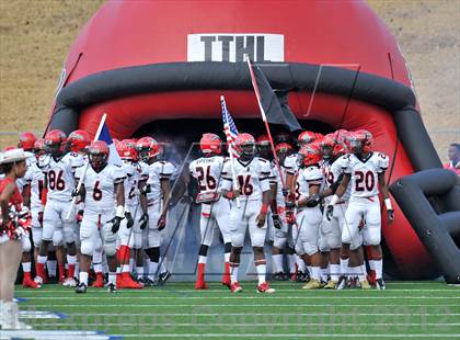 Thumbnail 2 in Midway vs. Cedar Hill (UIL 5A Division 2 Region1 Final) photogallery.