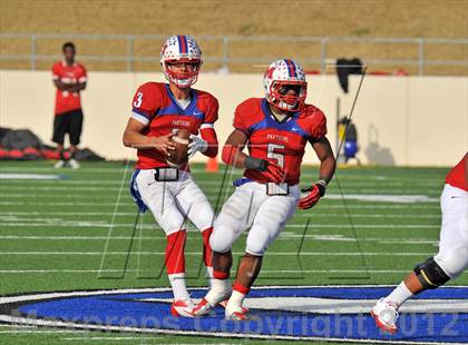 Thumbnail 3 in Midway vs. Cedar Hill (UIL 5A Division 2 Region1 Final) photogallery.