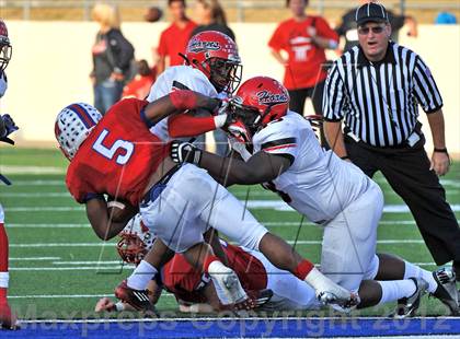 Thumbnail 1 in Midway vs. Cedar Hill (UIL 5A Division 2 Region1 Final) photogallery.