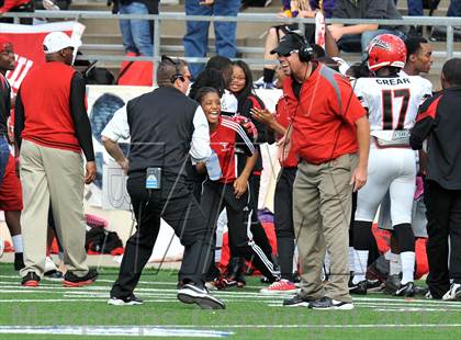 Thumbnail 2 in Midway vs. Cedar Hill (UIL 5A Division 2 Region1 Final) photogallery.