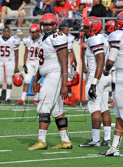 Thumbnail 2 in Midway vs. Cedar Hill (UIL 5A Division 2 Region1 Final) photogallery.