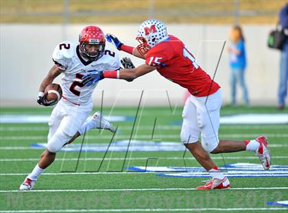 Thumbnail 3 in Midway vs. Cedar Hill (UIL 5A Division 2 Region1 Final) photogallery.
