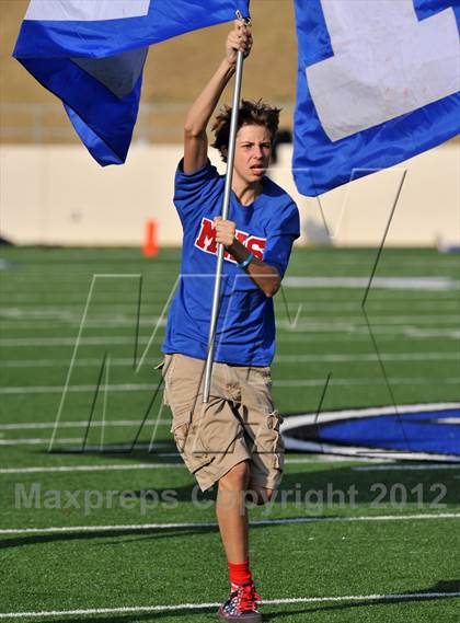 Thumbnail 2 in Midway vs. Cedar Hill (UIL 5A Division 2 Region1 Final) photogallery.