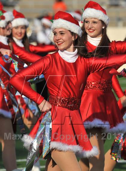 Thumbnail 3 in Midway vs. Cedar Hill (UIL 5A Division 2 Region1 Final) photogallery.