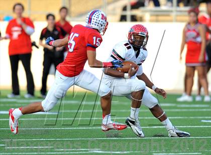 Thumbnail 2 in Midway vs. Cedar Hill (UIL 5A Division 2 Region1 Final) photogallery.