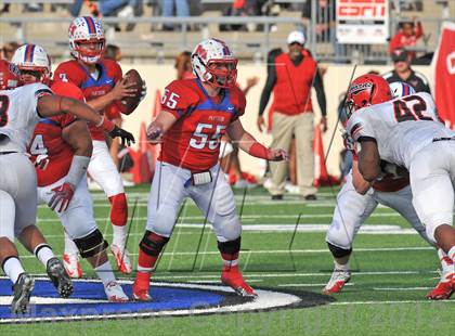 Thumbnail 3 in Midway vs. Cedar Hill (UIL 5A Division 2 Region1 Final) photogallery.
