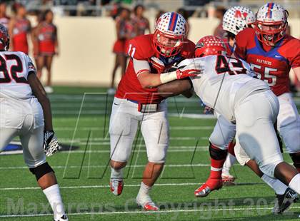 Thumbnail 3 in Midway vs. Cedar Hill (UIL 5A Division 2 Region1 Final) photogallery.