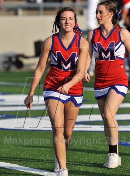 Thumbnail 2 in Midway vs. Cedar Hill (UIL 5A Division 2 Region1 Final) photogallery.