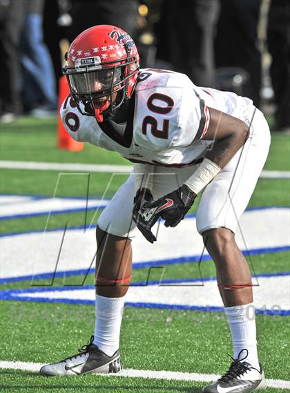 Thumbnail 3 in Midway vs. Cedar Hill (UIL 5A Division 2 Region1 Final) photogallery.