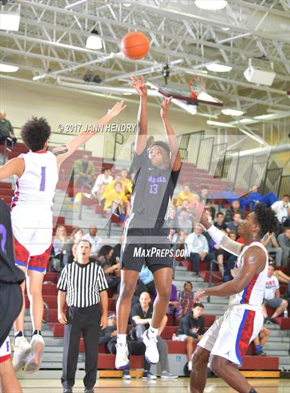 Thumbnail 3 in Garfield vs Folsom (Rancho Mirage Holiday Invitational) photogallery.