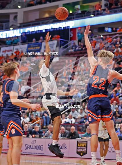 Thumbnail 3 in Neumann-Goretti vs. Hershey (PIAA 5A Championship) photogallery.