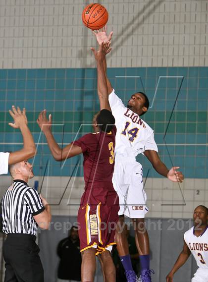 Thumbnail 3 in Mt. Vernon vs. Bishop Loughlin (7th Annual Ruker Christmas Classic) photogallery.