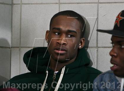 Thumbnail 2 in Mt. Vernon vs. Bishop Loughlin (7th Annual Ruker Christmas Classic) photogallery.