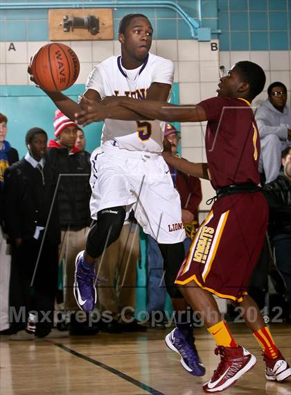 Thumbnail 2 in Mt. Vernon vs. Bishop Loughlin (7th Annual Ruker Christmas Classic) photogallery.