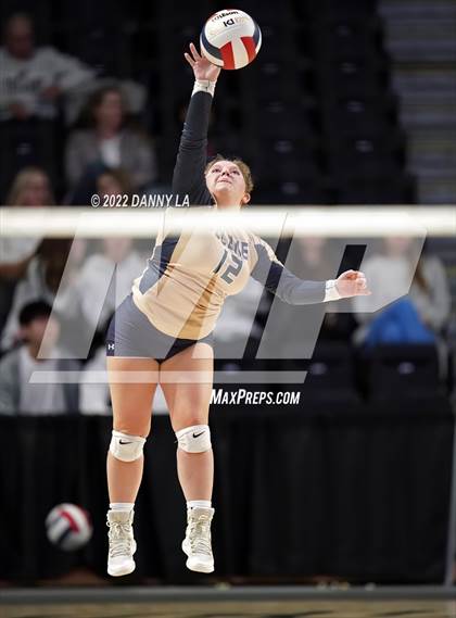 Thumbnail 3 in Grafton @ James Wood (VHSL Class 4 State Final) photogallery.