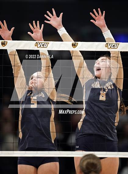 Thumbnail 2 in Grafton @ James Wood (VHSL Class 4 State Final) photogallery.