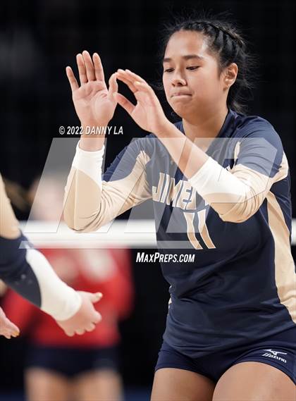 Thumbnail 2 in Grafton @ James Wood (VHSL Class 4 State Final) photogallery.