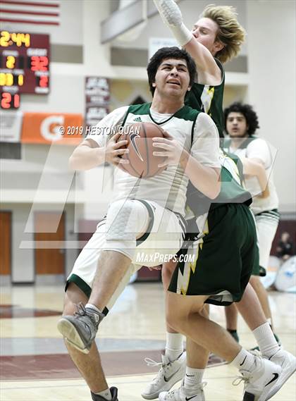 Thumbnail 3 in Edison vs. Murrieta Mesa (Rancho Mirage Holiday Invitational) photogallery.