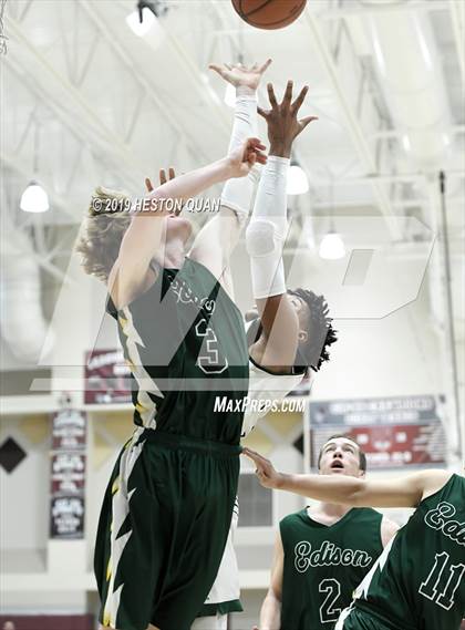 Thumbnail 2 in Edison vs. Murrieta Mesa (Rancho Mirage Holiday Invitational) photogallery.