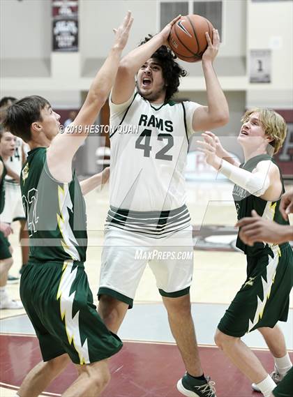 Thumbnail 3 in Edison vs. Murrieta Mesa (Rancho Mirage Holiday Invitational) photogallery.