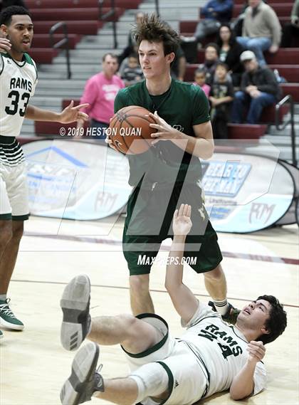 Thumbnail 1 in Edison vs. Murrieta Mesa (Rancho Mirage Holiday Invitational) photogallery.
