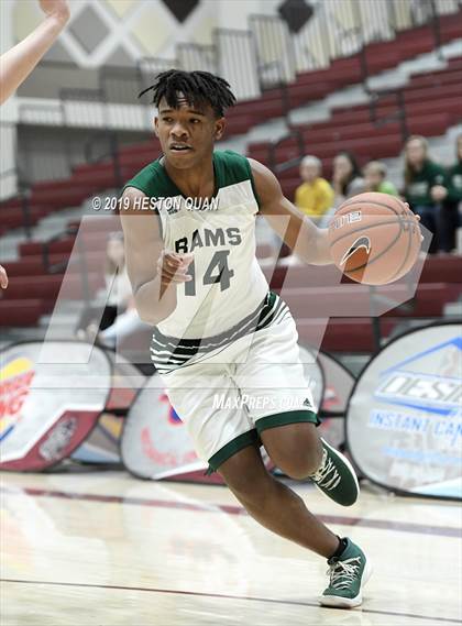 Thumbnail 2 in Edison vs. Murrieta Mesa (Rancho Mirage Holiday Invitational) photogallery.