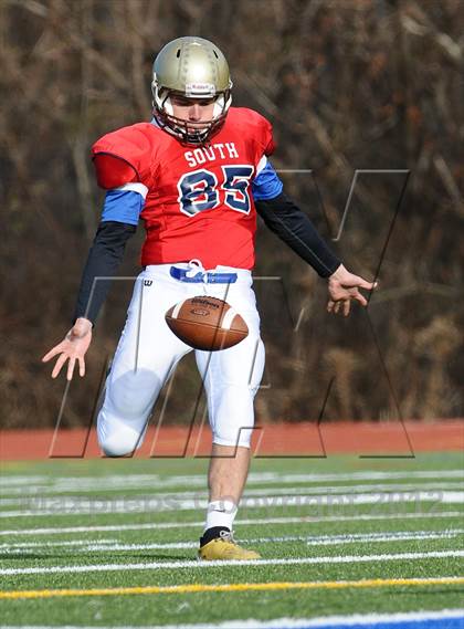 Thumbnail 1 in North vs South (Section 1 Exceptional Senior Bowl) photogallery.
