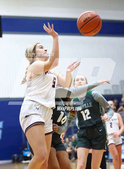 Thumbnail 2 in Millsap vs Birdville (Raising Cane's Chicken Lady Roos Christmas Classic) photogallery.
