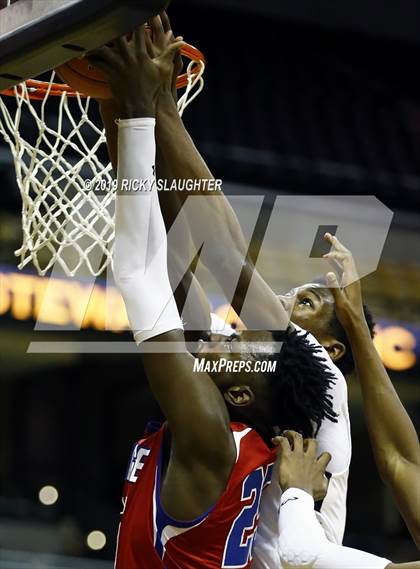Thumbnail 3 in Cardinal Ritter College Prep vs. Bishop Miege photogallery.