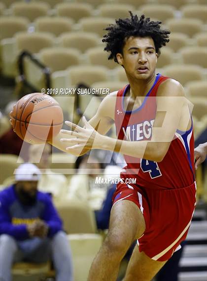 Thumbnail 1 in Cardinal Ritter College Prep vs. Bishop Miege photogallery.