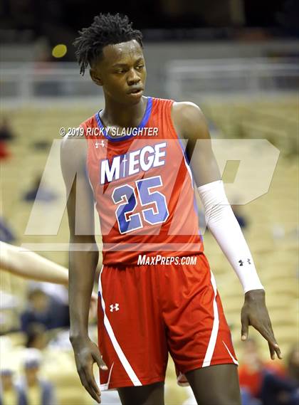 Thumbnail 2 in Cardinal Ritter College Prep vs. Bishop Miege photogallery.