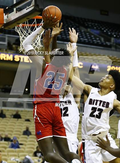 Thumbnail 2 in Cardinal Ritter College Prep vs. Bishop Miege photogallery.
