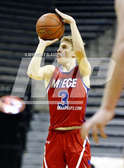 Thumbnail 1 in Cardinal Ritter College Prep vs. Bishop Miege photogallery.