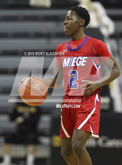 Thumbnail 3 in Cardinal Ritter College Prep vs. Bishop Miege photogallery.