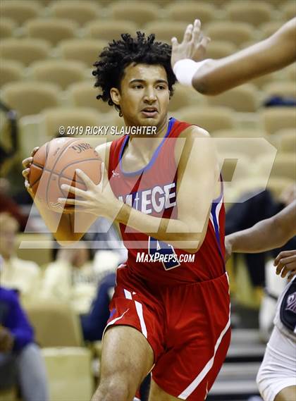 Thumbnail 2 in Cardinal Ritter College Prep vs. Bishop Miege photogallery.
