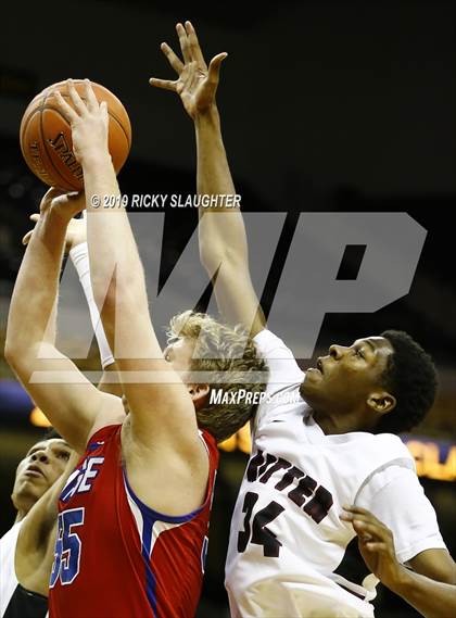 Thumbnail 2 in Cardinal Ritter College Prep vs. Bishop Miege photogallery.