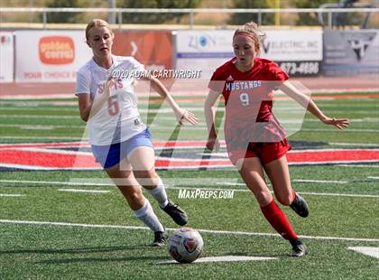 Thumbnail 1 in Crimson Cliffs vs. Ben Lomond photogallery.